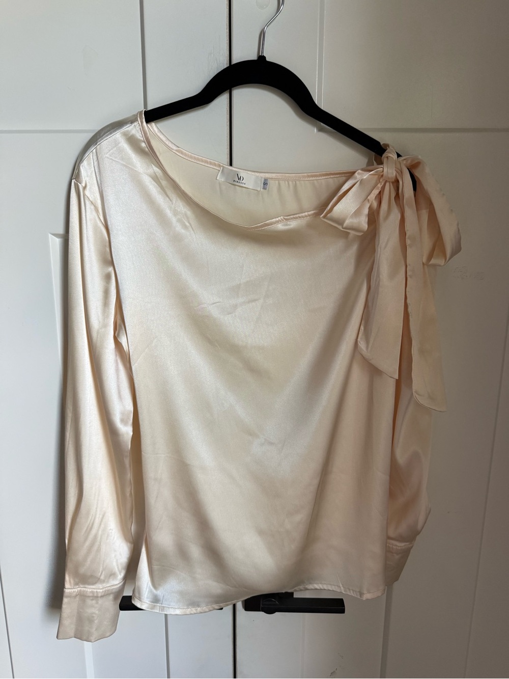 Elegant Cream Satin like  Tie-Shoulder Women's Top size S. Like new.